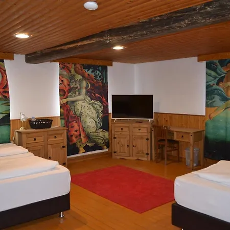 Altes Faehrhaus 酒店 *